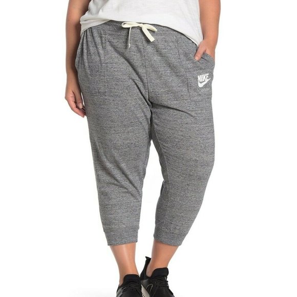 plus size nike vintage capris